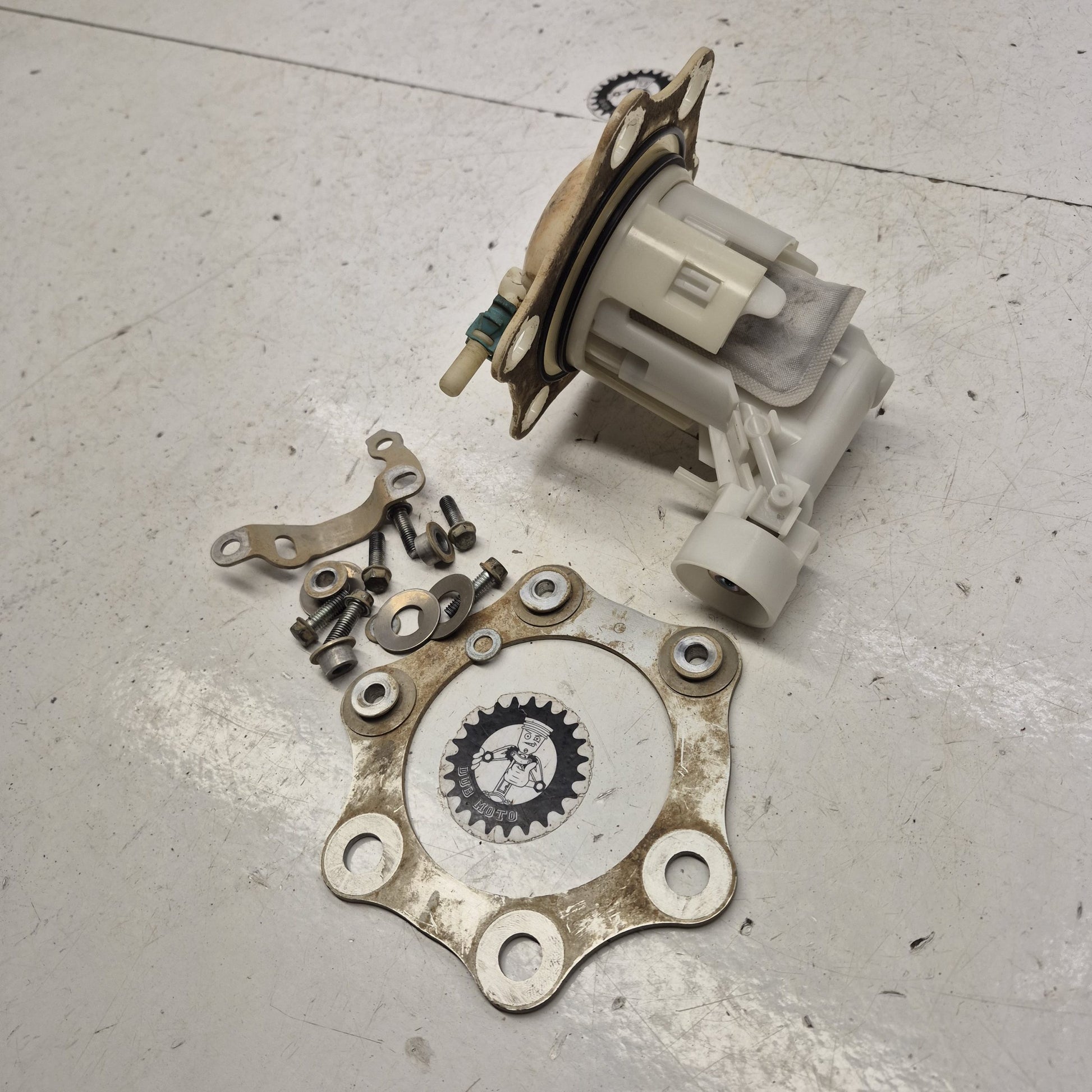pompe a carburant en etat honda 250 crf 2011-1