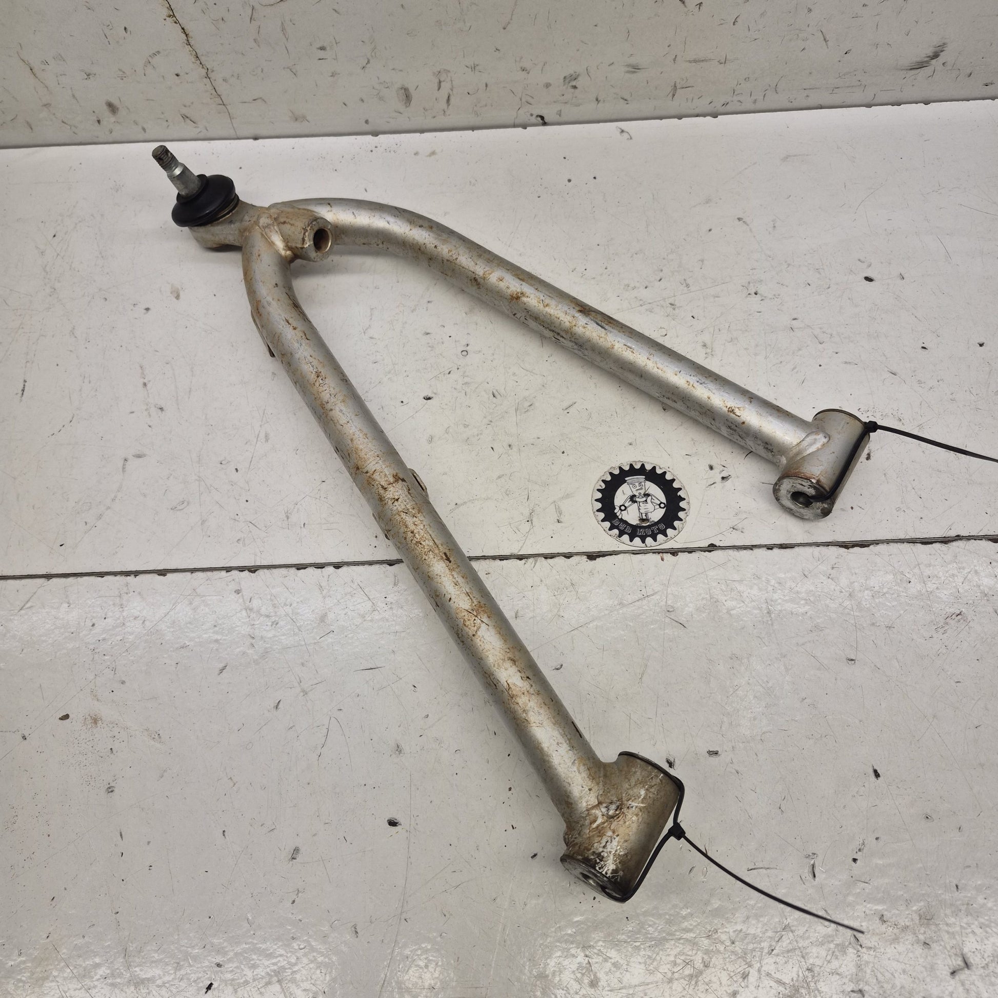 triangle superieur droit suzuki 450 ltr-2