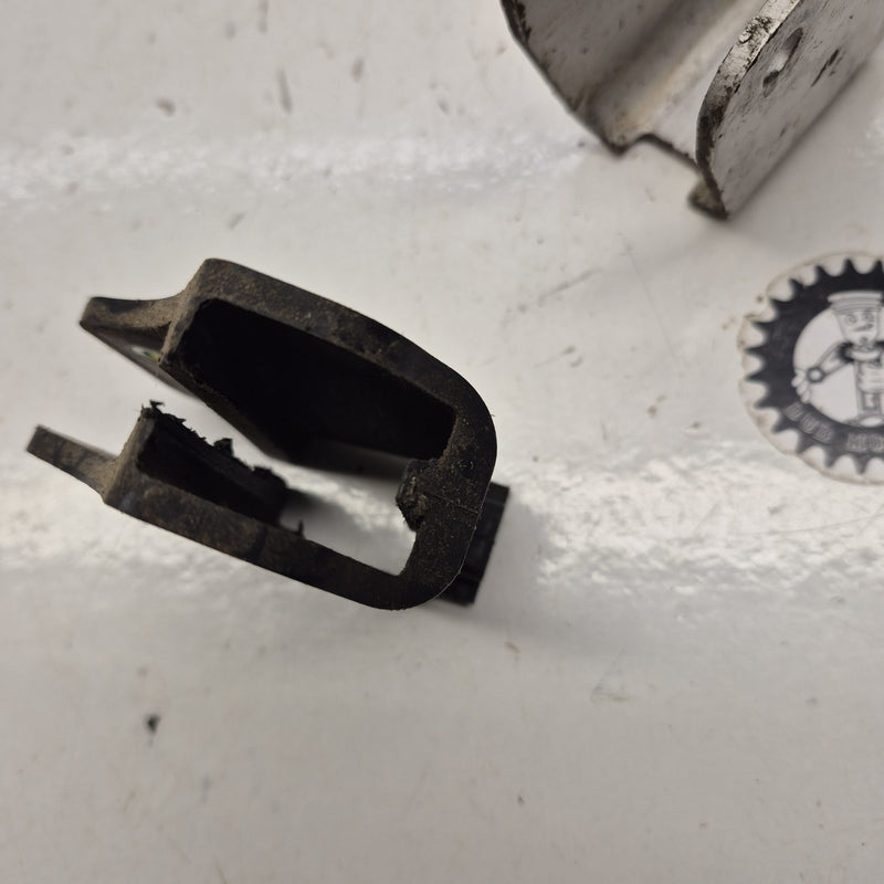 guide chaine suzuki 450 ltr-2