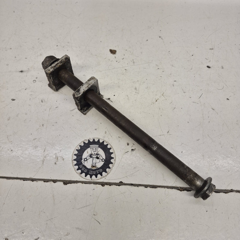axe roue arriere suzuki 85 rm-1