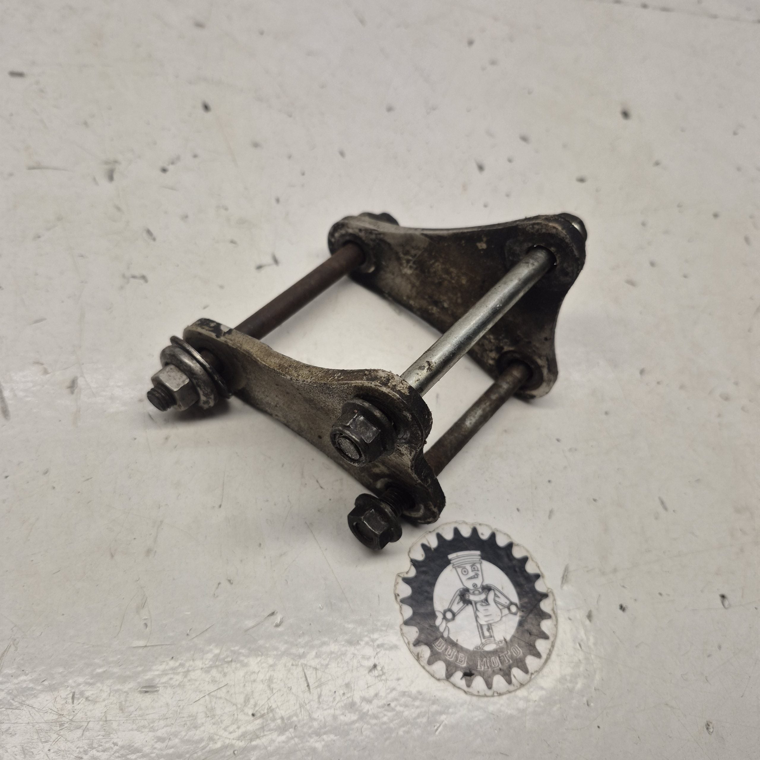 support moteur suzuki 250 ts 1984