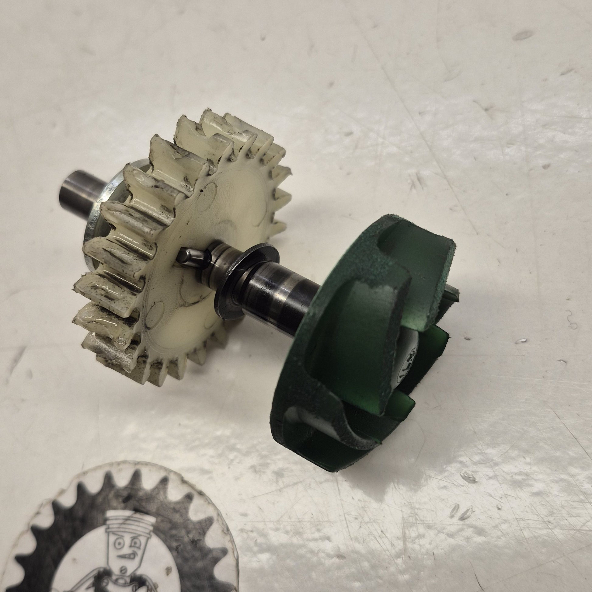 axe pompe a eau yamaha 125 yz 1989-1