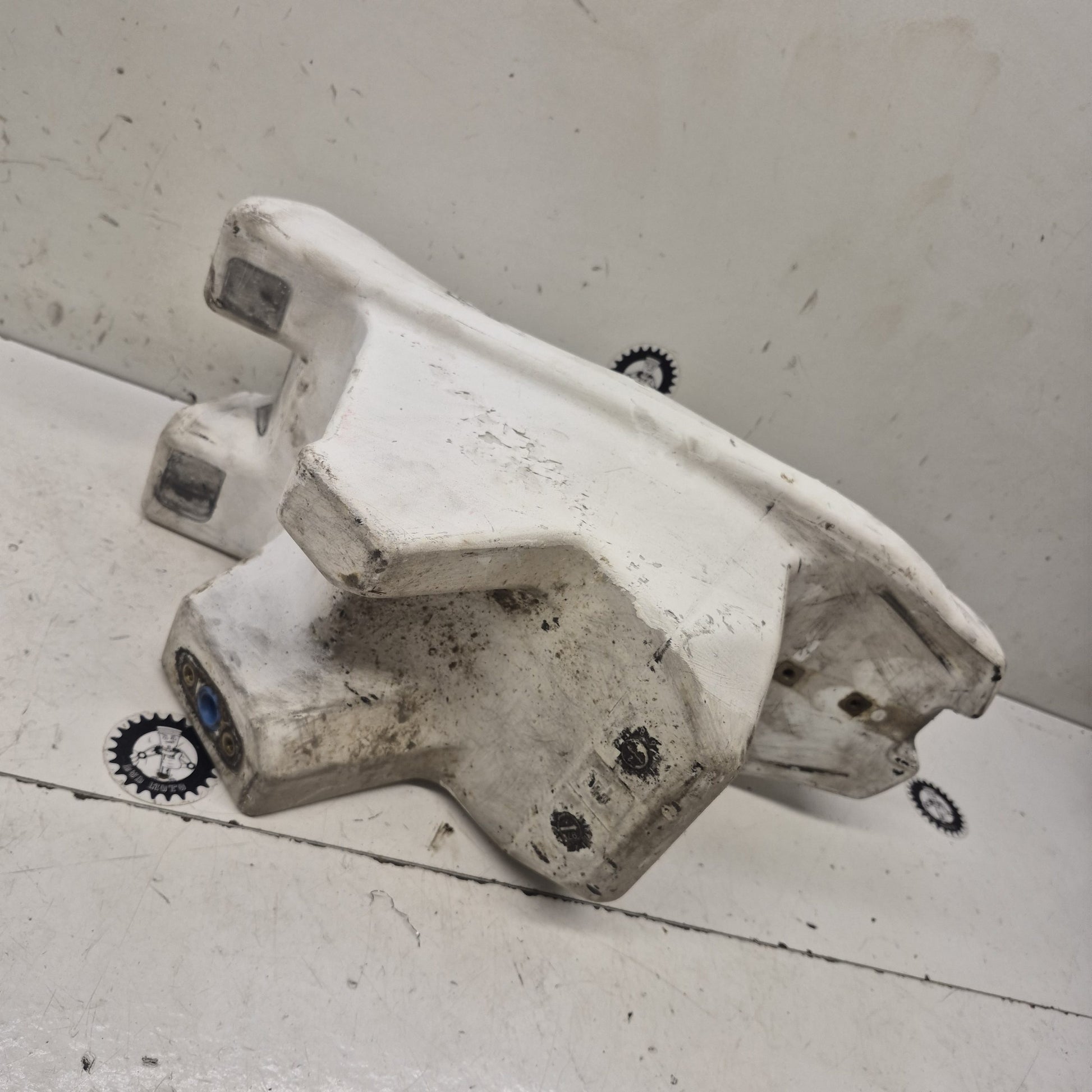 reservoir honda 125 cr 1998 en l'etat-3