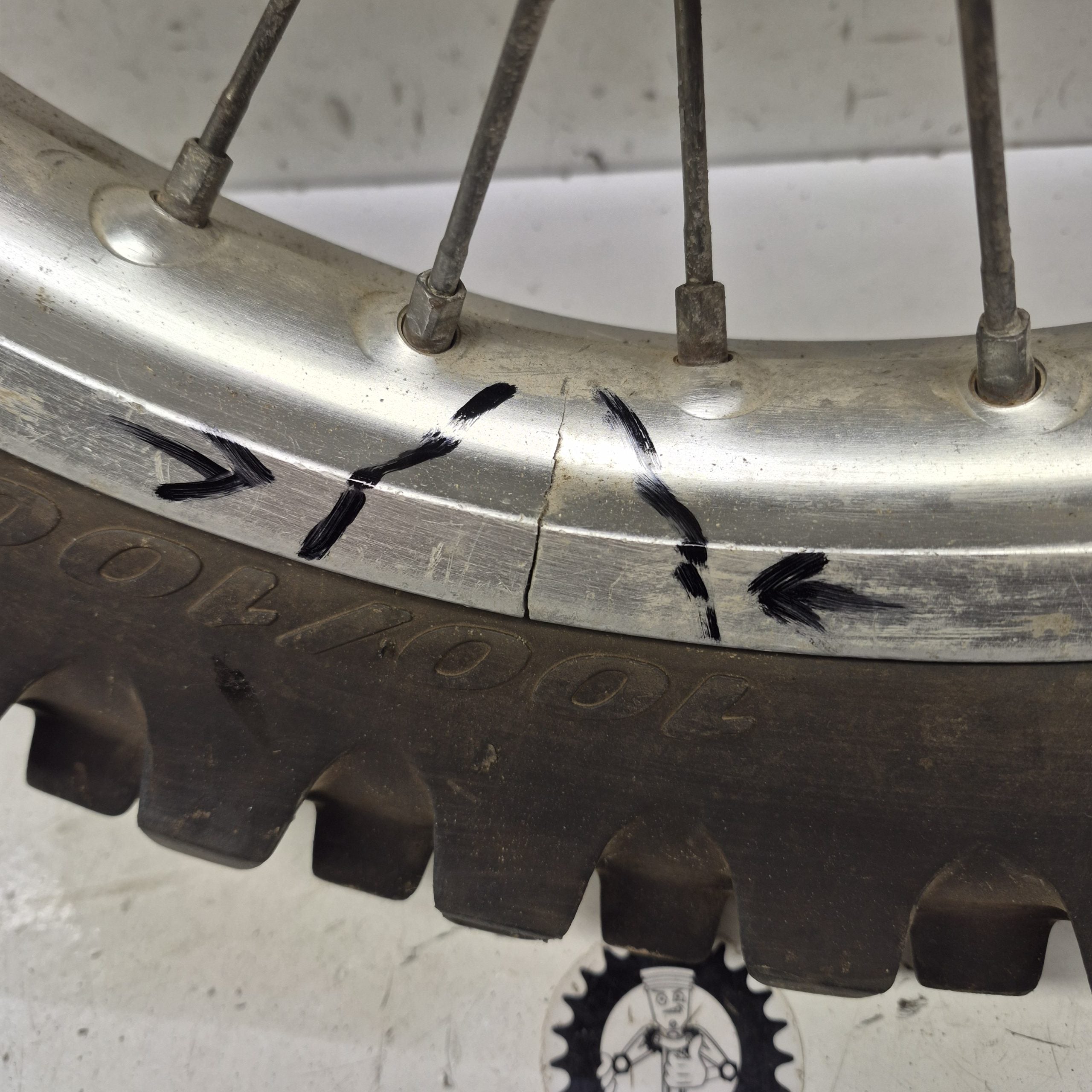 Roue arriere en l'etat honda 125 cr 1998