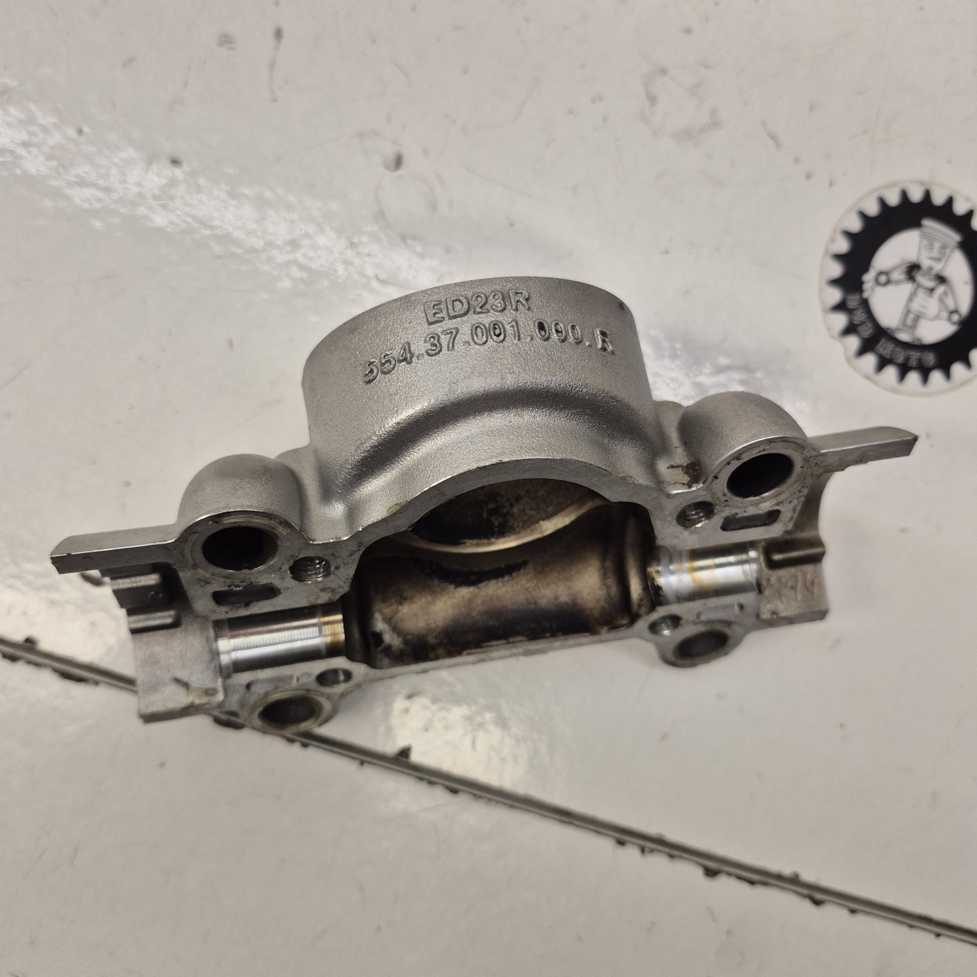 flasque de valve ktm 250 exc tpi 2018 en l'etat 554.37.001.000.R-2