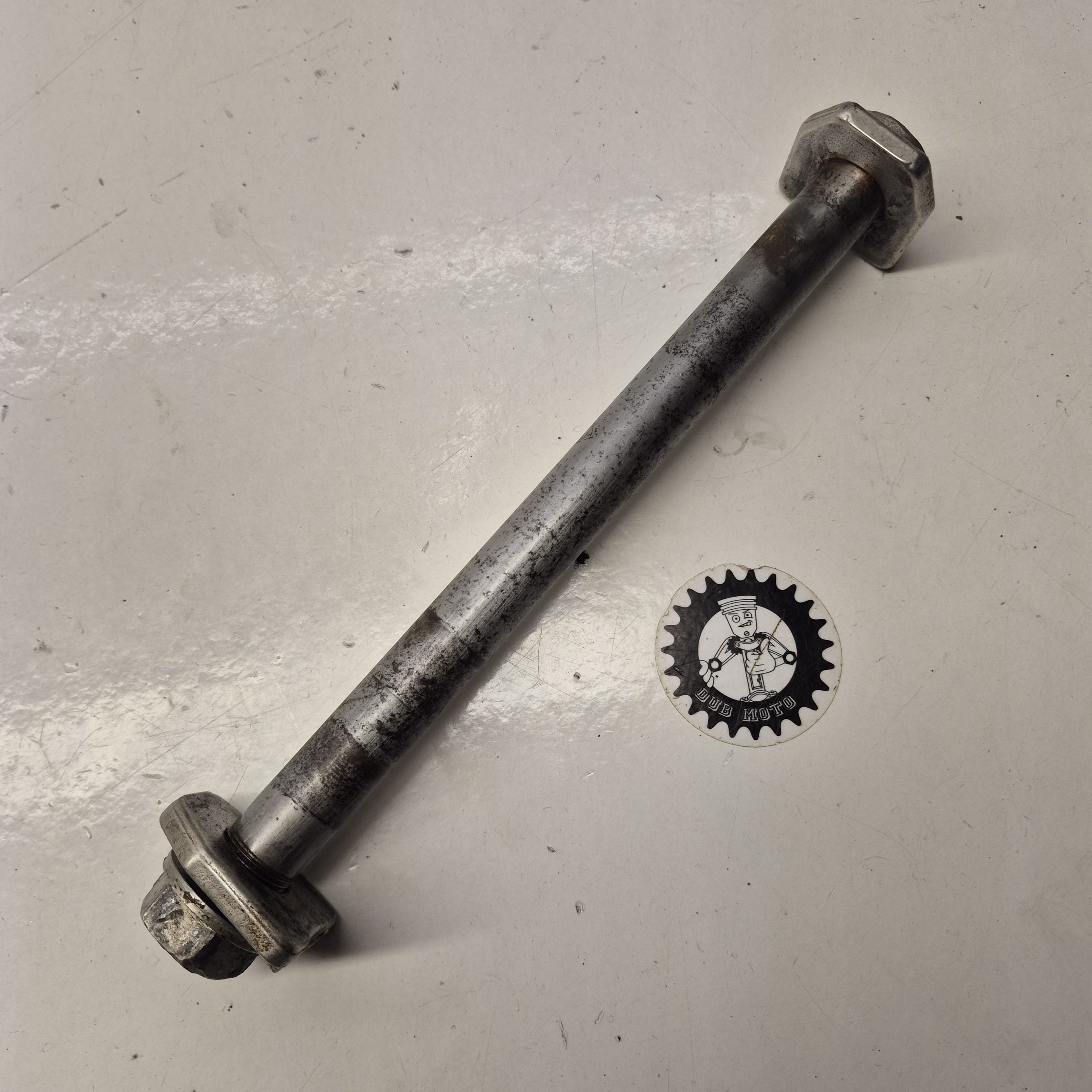 axe roue arriere ktm 250 egs exc 1998