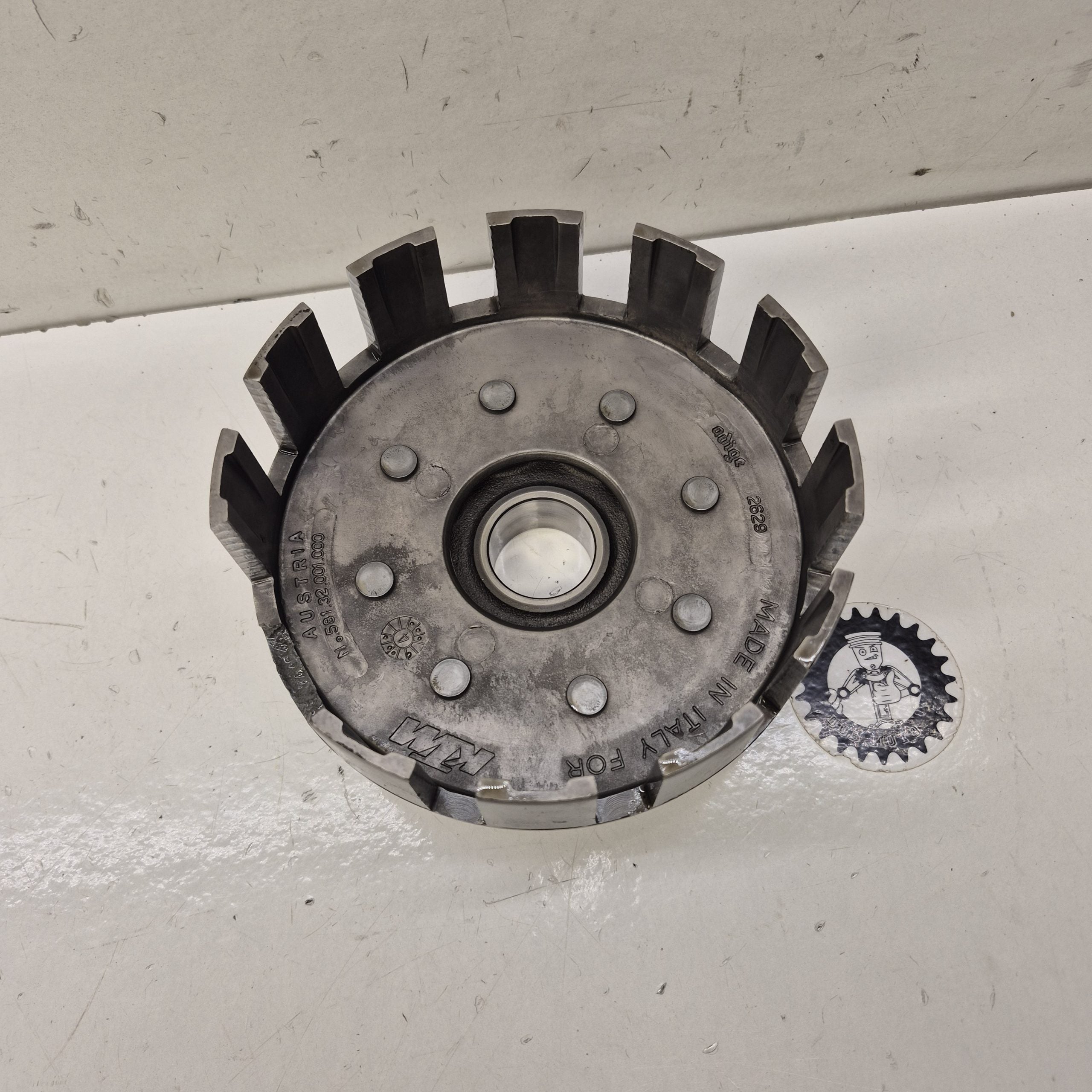 cloche embrayage en l'etat ktm 250 egs exc 1998  58132001000
