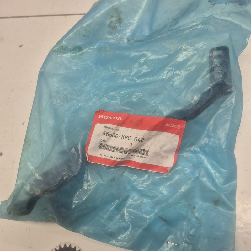 pedale de frein neuve honda 125 varadero 2001-2008  46500-KPC-640-1