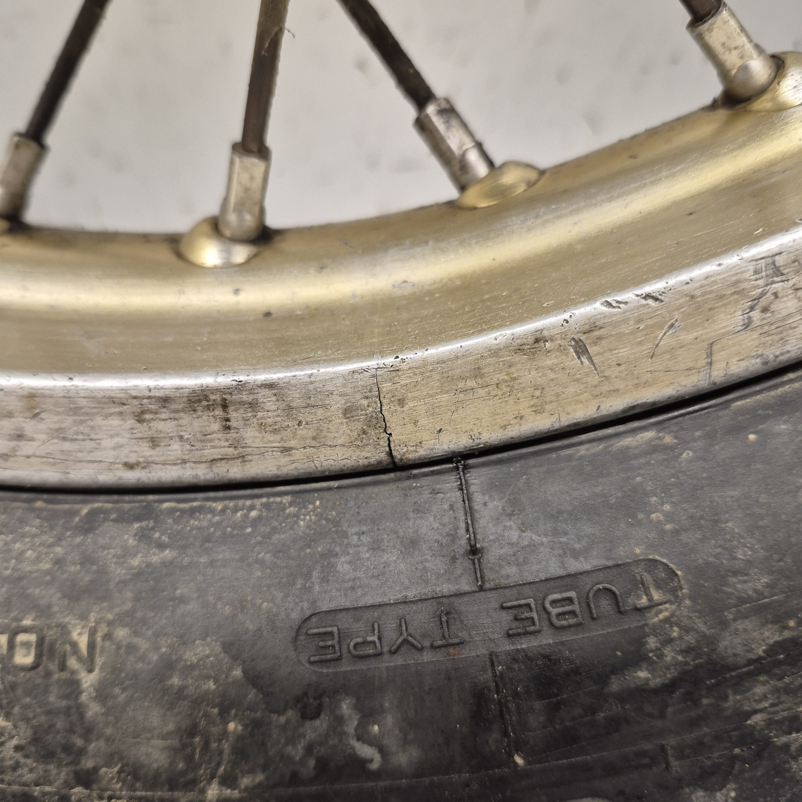 roue arriere en l'etat yamaha 250 yz 1984-3