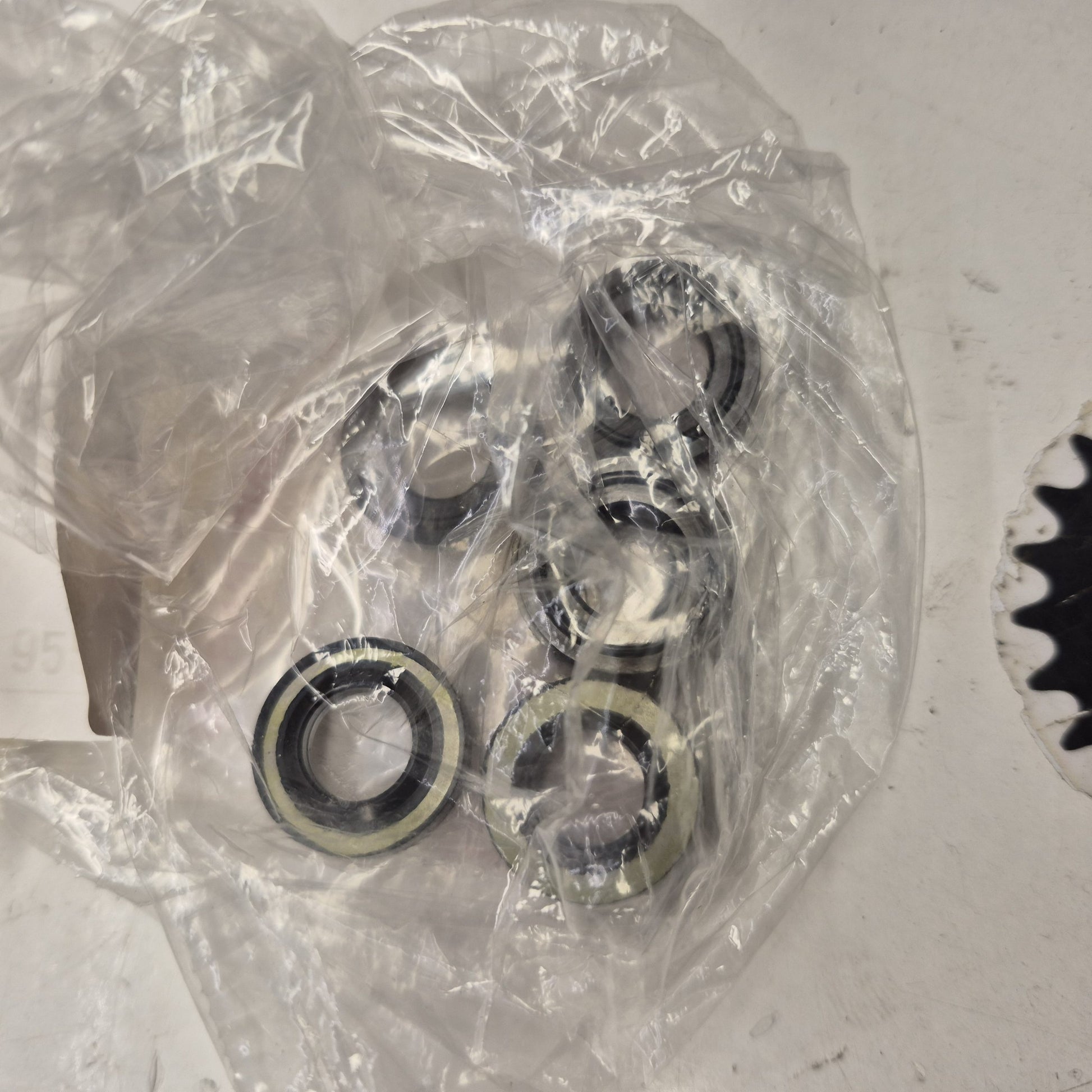 jooint vis couvre culasse X5 kawasaki gpx gpz zzr  92055-1352-1