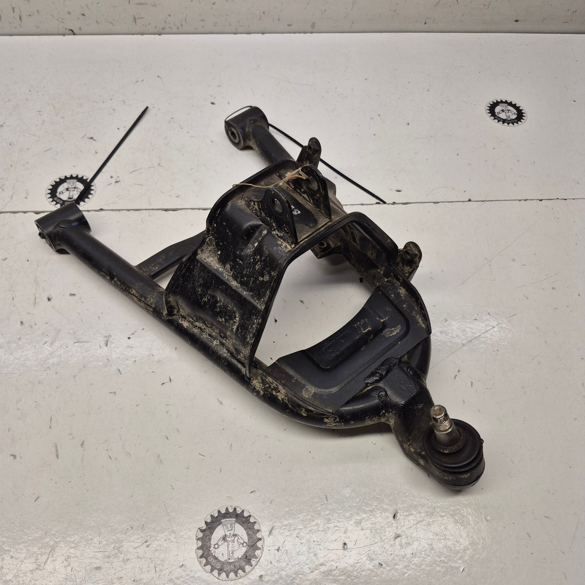 triangle inferieur droit tgb 550 blade