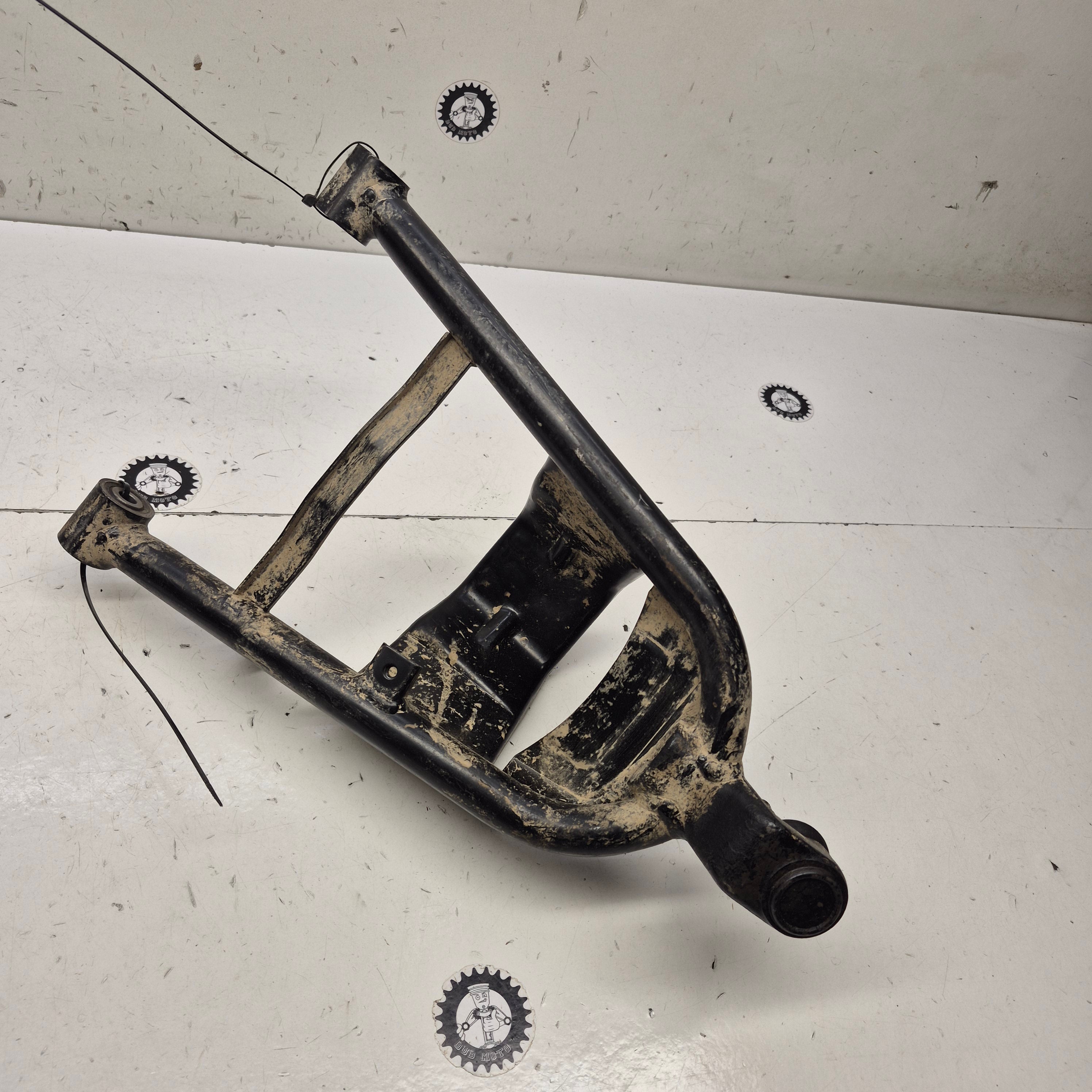 triangle inferieur droit tgb 550 blade-2
