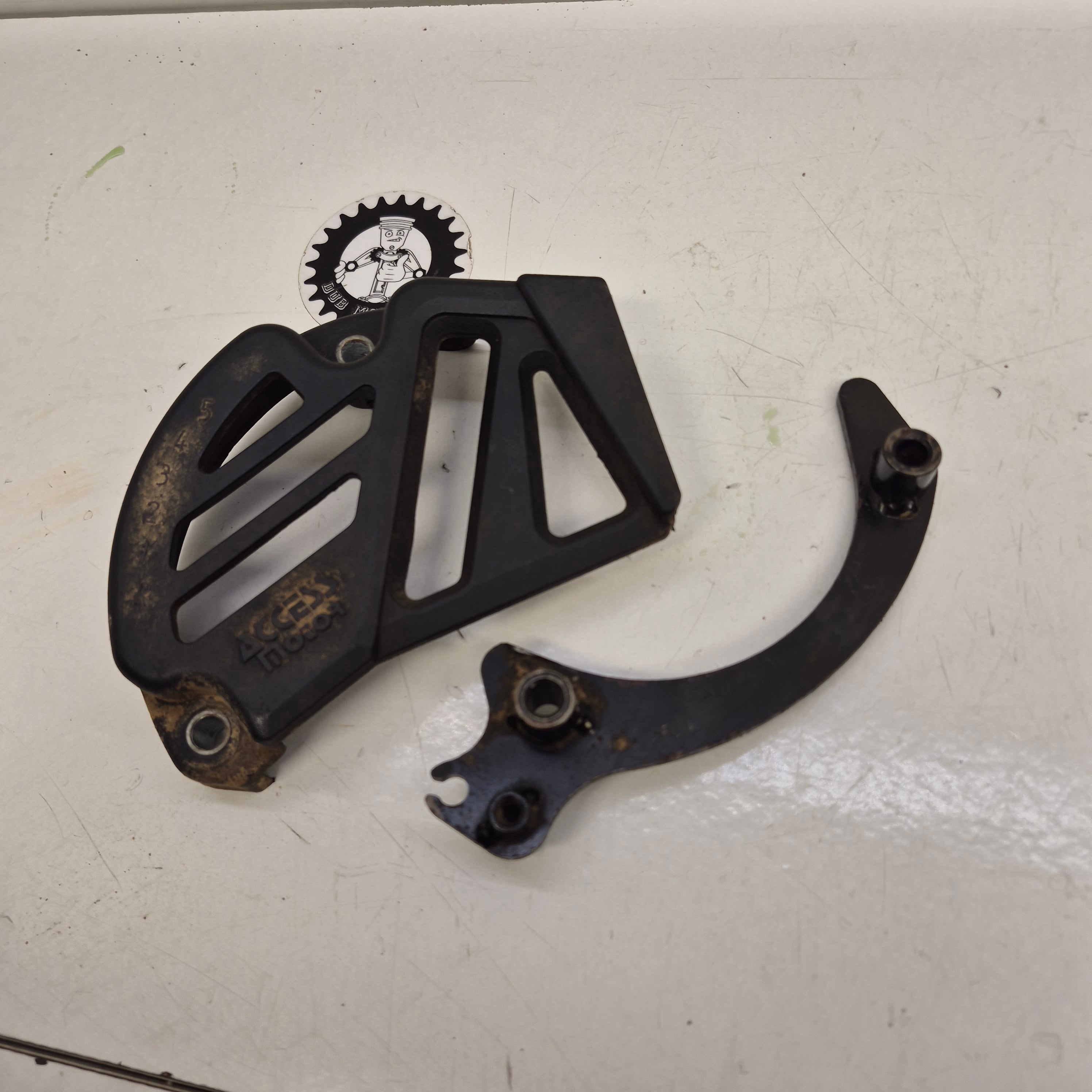 protection pignon triton 450