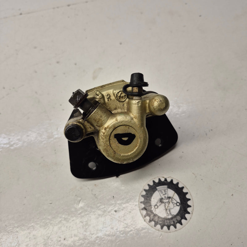etrier avant gauche triton 450-1