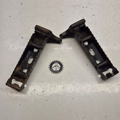 cales pieds triton 450-1