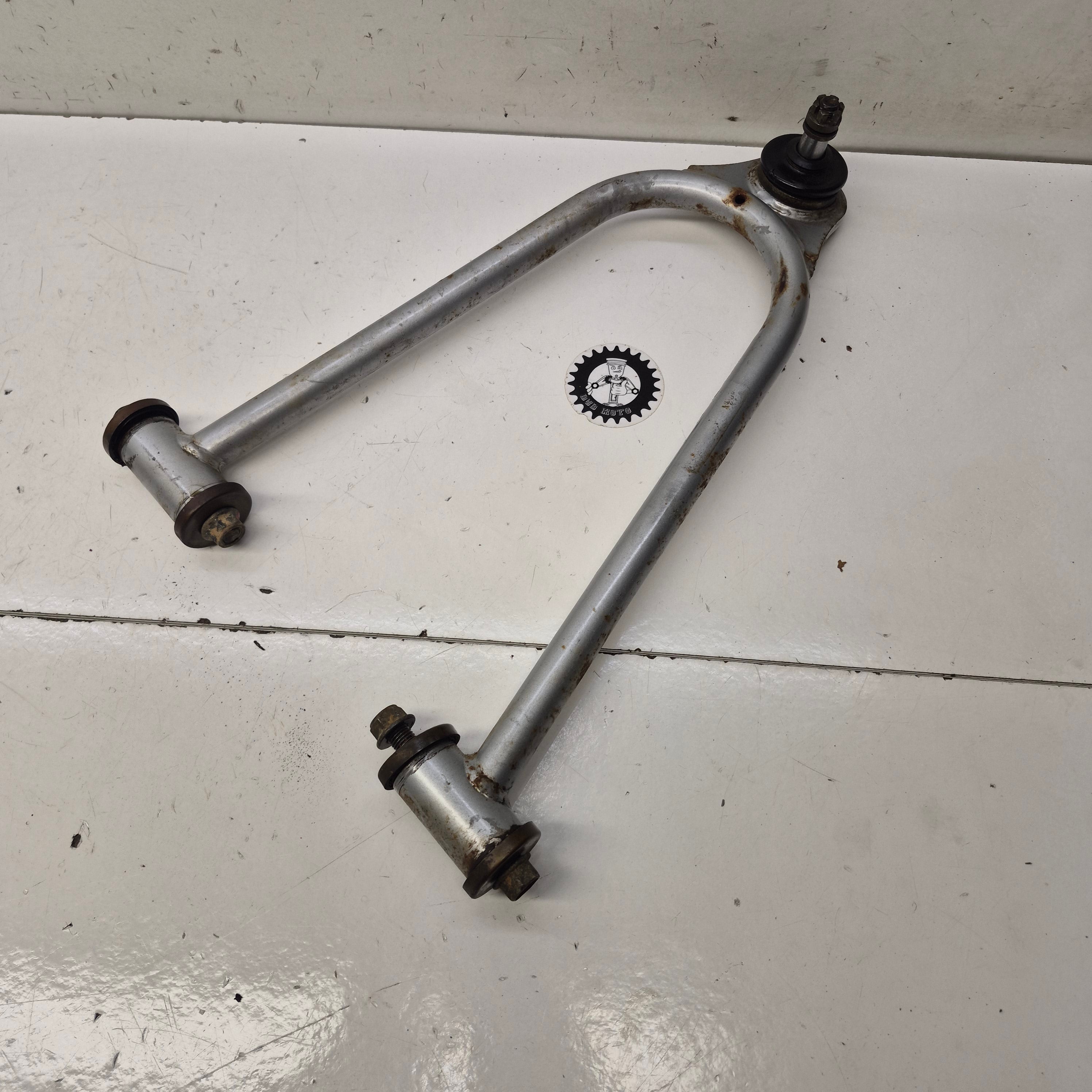 triangle supérieur gauche triton 450-2