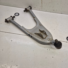 triangle inferieur gauche triton 450-1