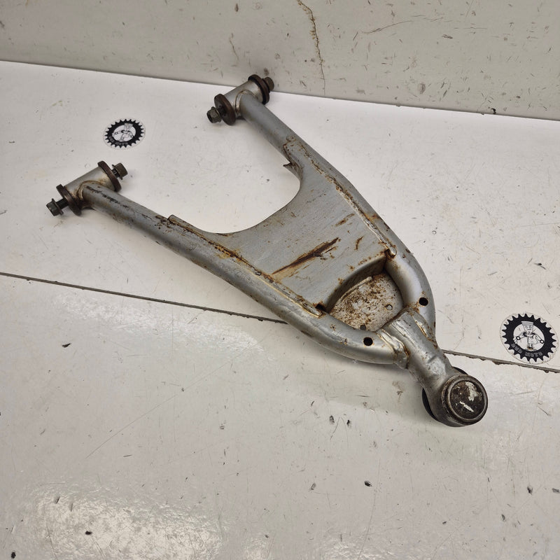 triangle inferieur gauche triton 450-2