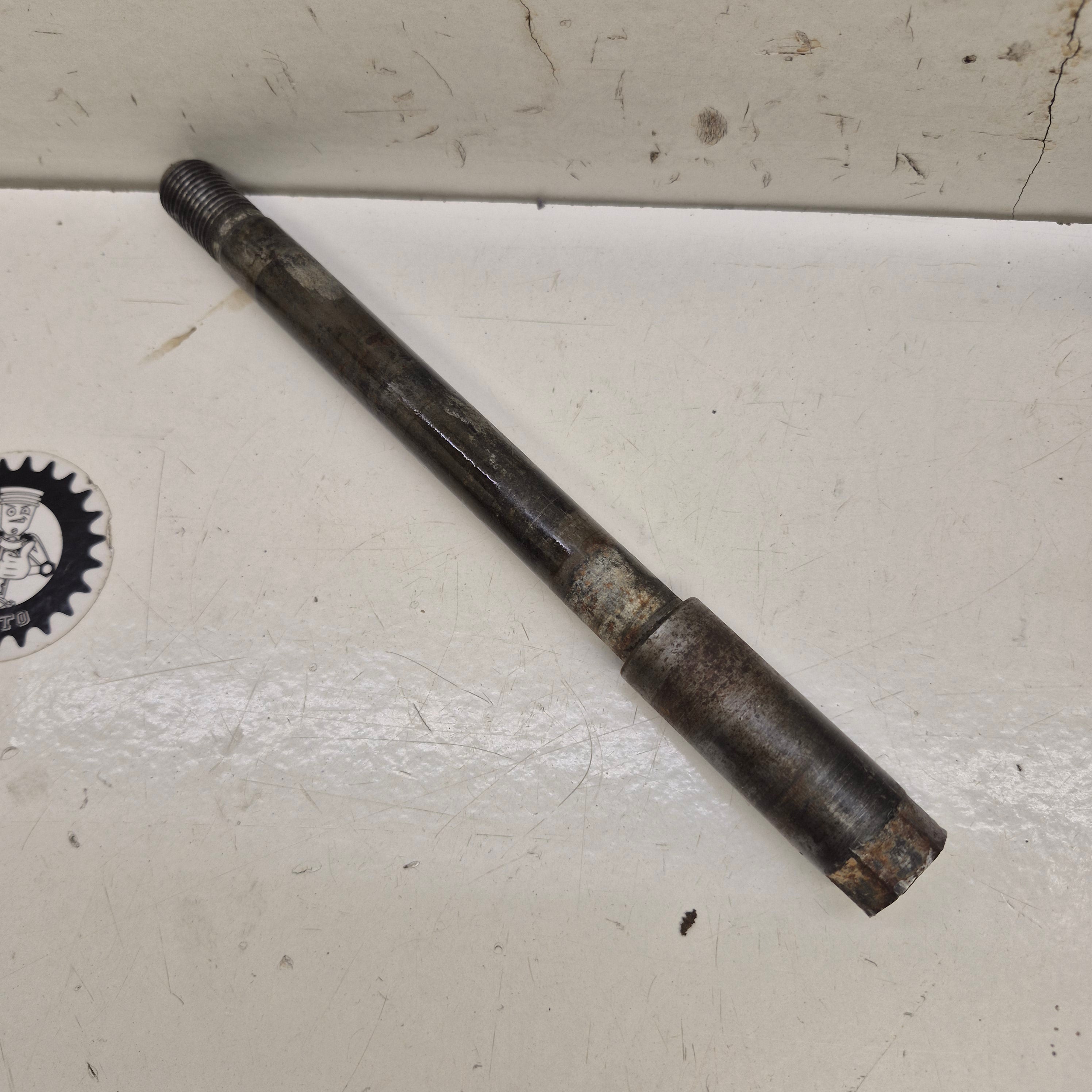 axe roue avant yamaha 250 yz 1994