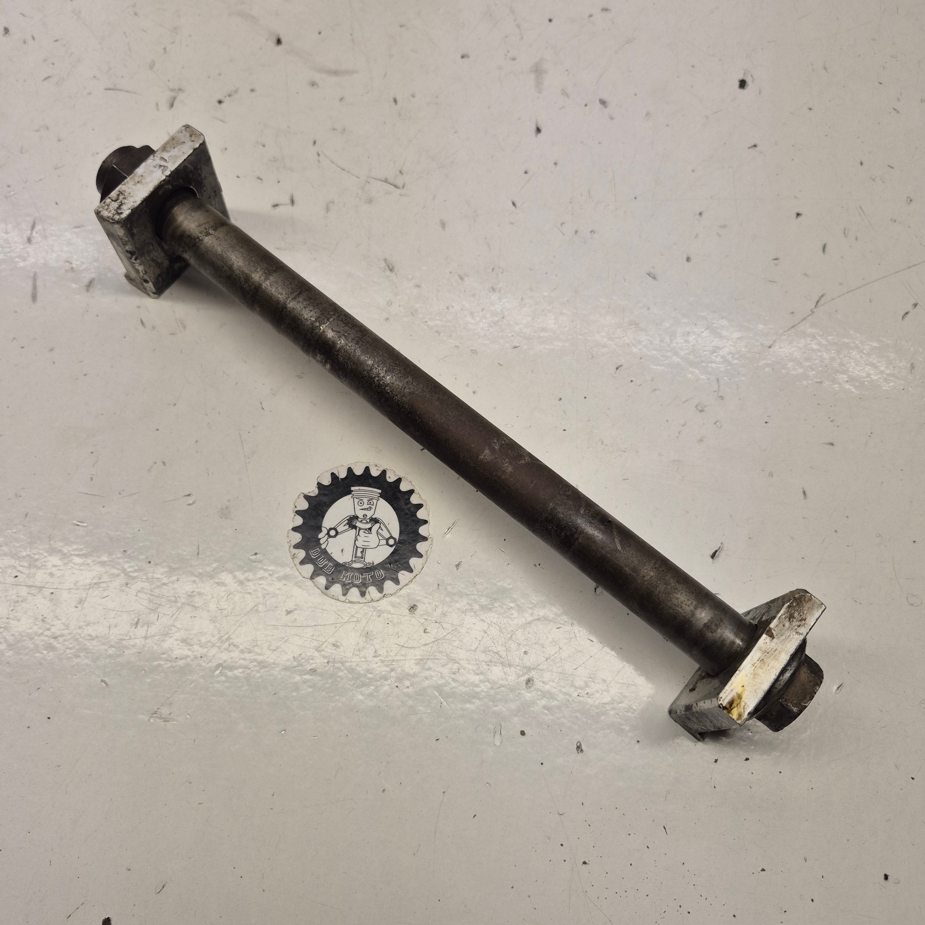 axe roue arrière yamaha 250 yz 1994