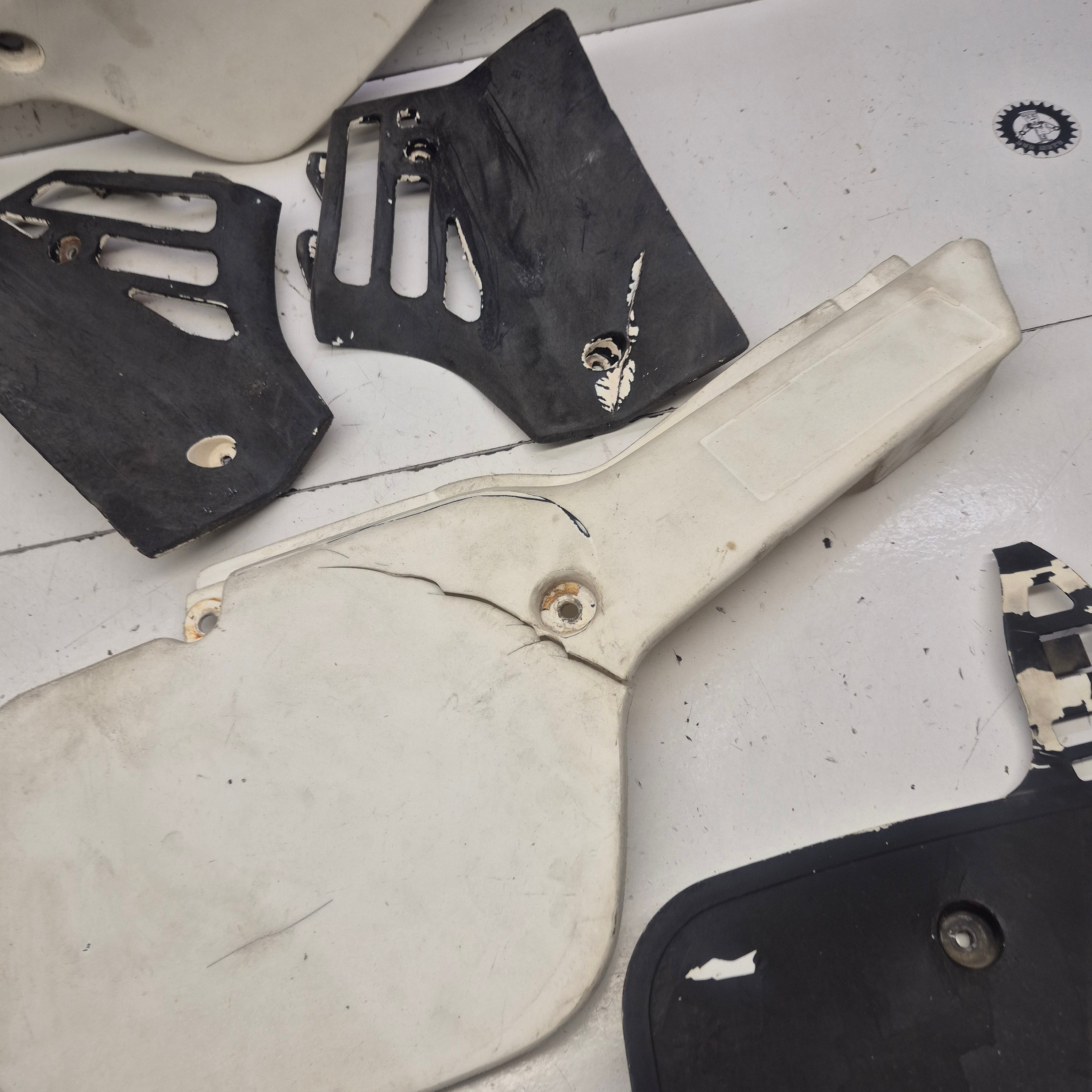 plastiques yamaha 250 yz 1983-2