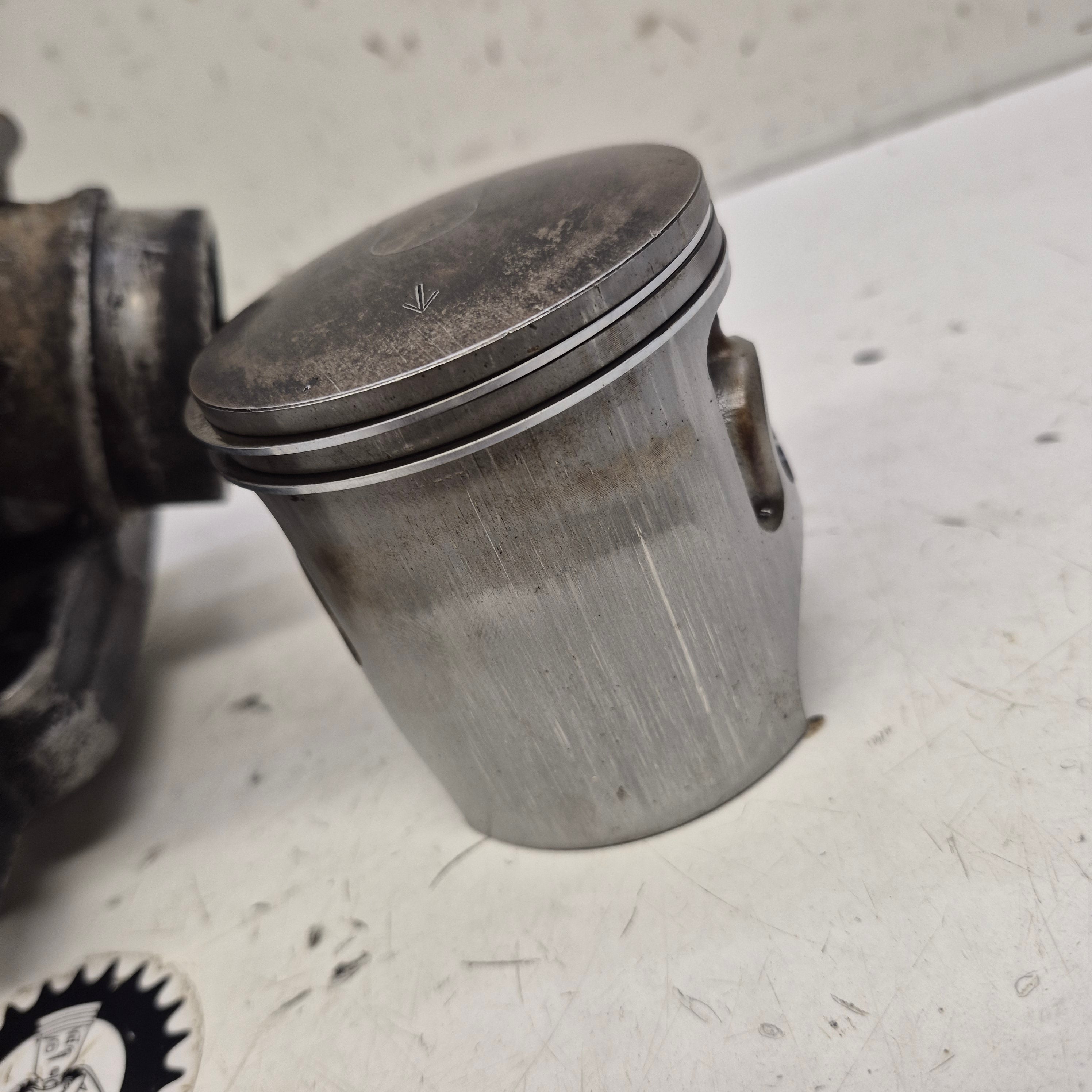 cylindre piston yamaha 250 yz 1983  24Y-2