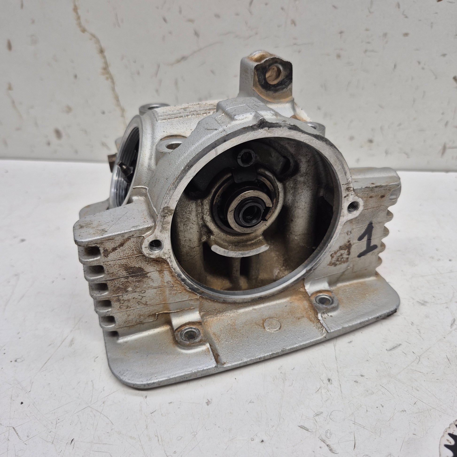 culasse yamaha 125 ttr 5RM00-1