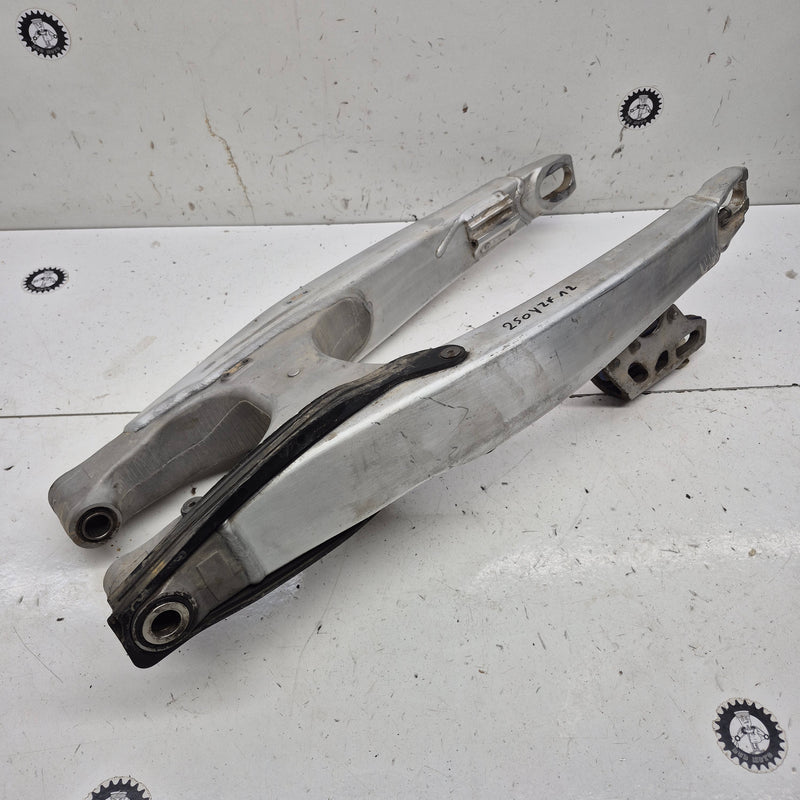 bras oscillant yamaha 250 yzf 2012 17D-1