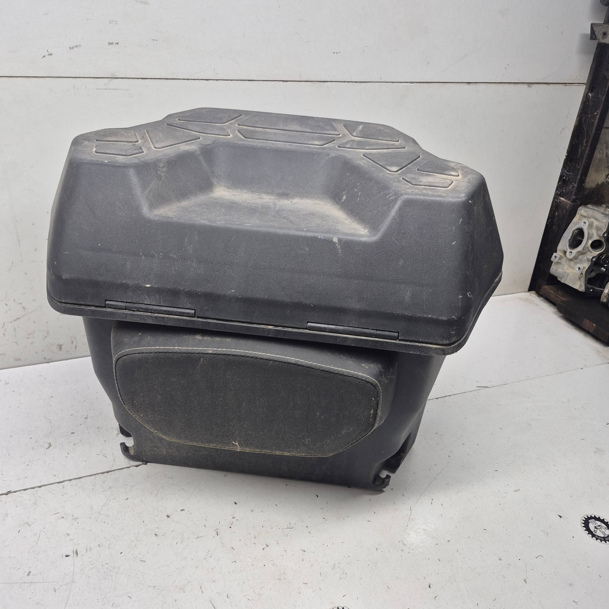 coffre cf moto  9AYV-800202-2100-2