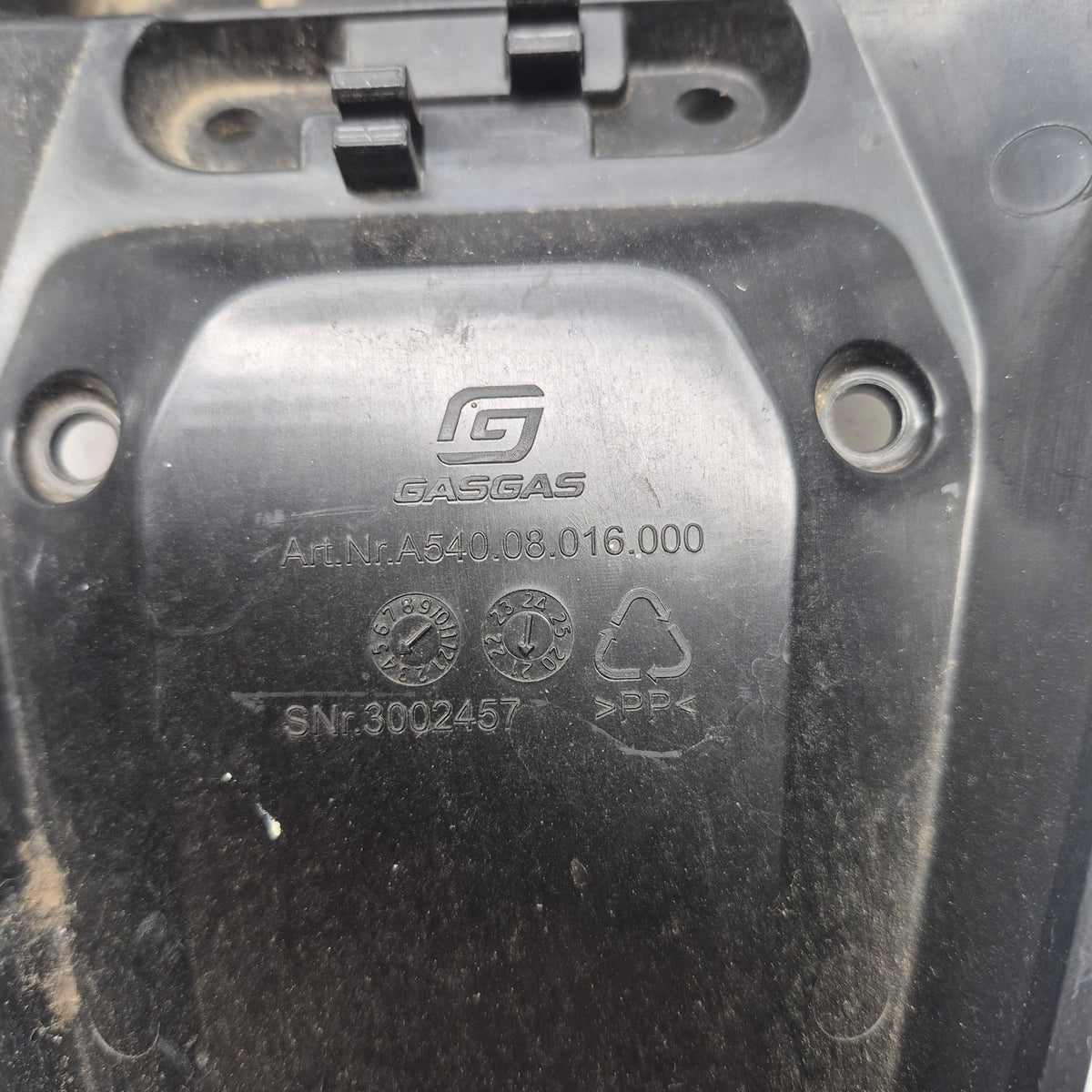 support de plaque neuf gasgas A54008016000-3