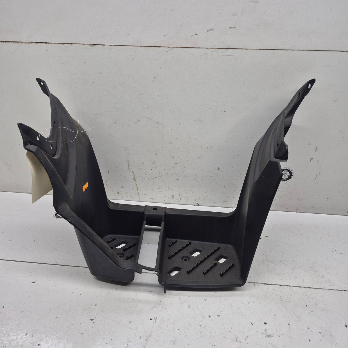 marche pied gauche neuf triton 300 400 72220-A03-000