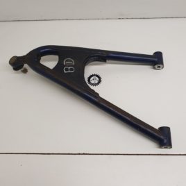 triangle inférieur droit suzuki 450 ltr