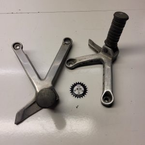 cales pieds arrière yamaha 600 xt 2002