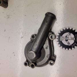 couvercle pompe a eau yamaha 250 yzf 2002