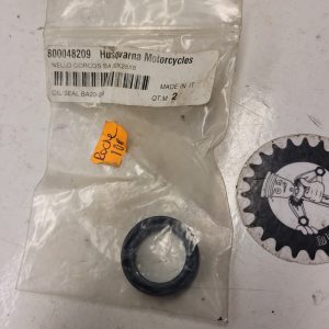 joint spi arbre sortie de boite husqvarna 250 cr 93-05