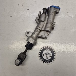 maitre cylindre yamaha 250 yz 2004