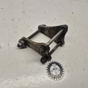 support moteur suzuki 250 ts 1984