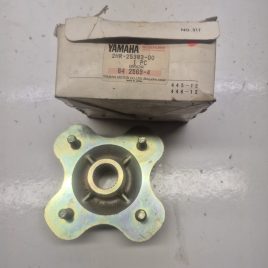 moyeux arriere neuf yamaha 350 400 big bear kodiak  2HR-25383-00