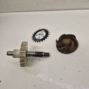 axe pompe a eau yamaha 250 yz 1984