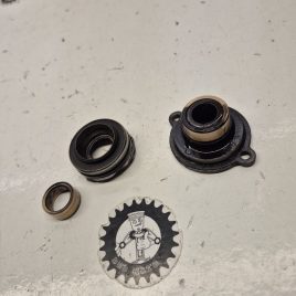 support de valve yamaha 250 yz 1984